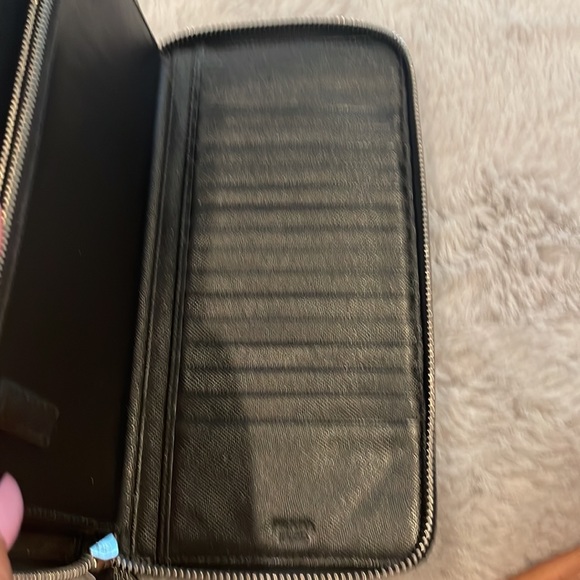Prada long zippy wallet Black🖤🩶🖤🩶 - Picture 4 of 7